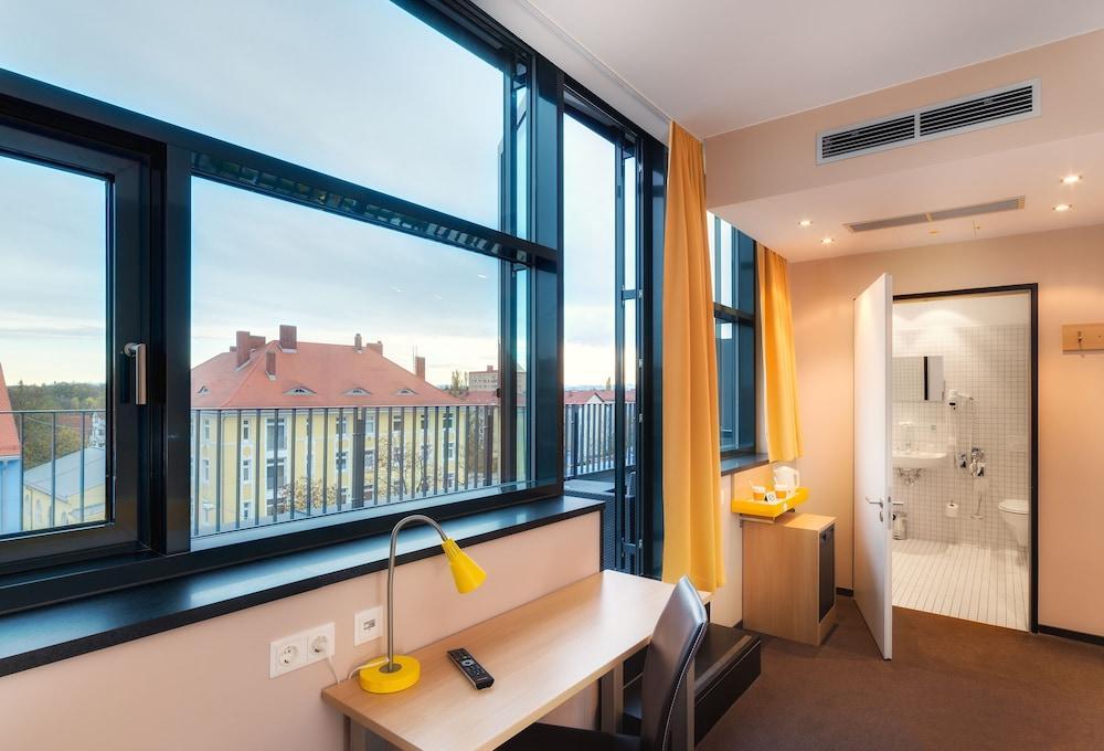B&B Hotel Muenchen-Moosach 외부 사진