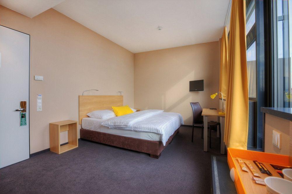 B&B Hotel Muenchen-Moosach 외부 사진